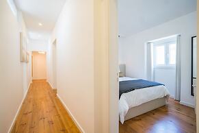Chiado & Design Apartment