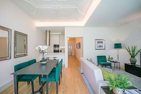 Courtyard & Elegance Apartment