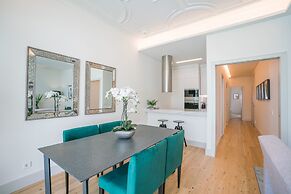 Courtyard & Elegance Apartment