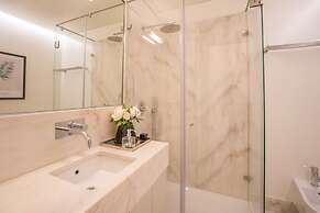 Courtyard & Elegance Apartment