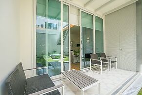 Courtyard & Elegance Apartment