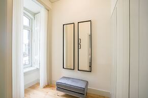 Courtyard & Elegance Apartment