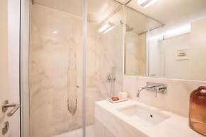 Courtyard & Elegance Apartment