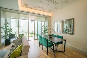 Courtyard & Elegance Apartment