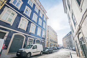 Spacious and Bright Apartment in Cais Sodre