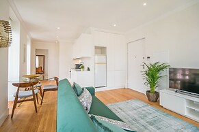 Principe Real Lightful Apartment