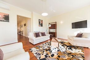 Spacious Graça River View Apartment