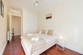Spacious Graça River View Apartment