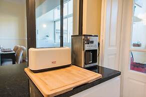 Spacious Graça River View Apartment