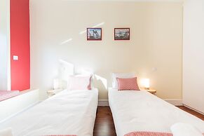 Spacious Graça River View Apartment