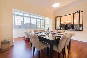 Spacious Graça River View Apartment