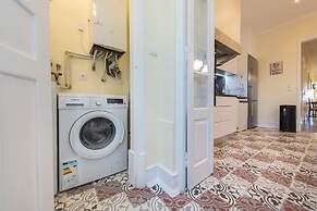 Spacious Graça River View Apartment