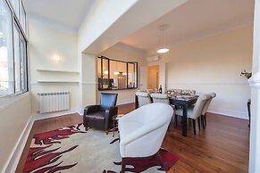 Spacious Graça River View Apartment