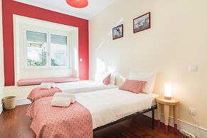 Spacious Graça River View Apartment