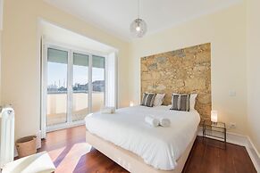 Spacious Graça River View Apartment