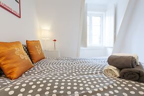 Casa Cara Duplex by All In Lisbon