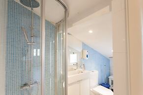 Casa Cara Duplex by All In Lisbon