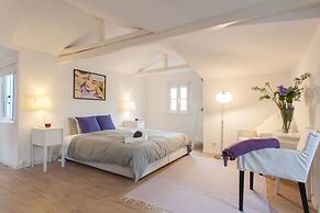 Casa Cara Duplex by All In Lisbon