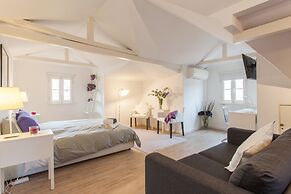 Casa Cara Duplex by All In Lisbon