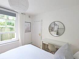 Charming  Oxford Apartments