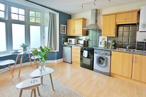 Charming  Oxford Apartments