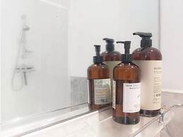 Charming  Oxford Apartments