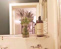 Charming  Oxford Apartments