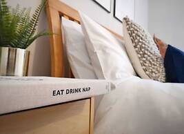 Central Spacious & Stylish Apartment