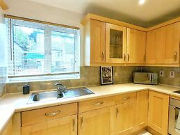 Central Spacious & Stylish Apartment