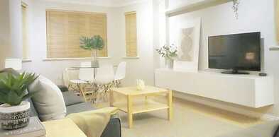 Central Spacious & Stylish Apartment