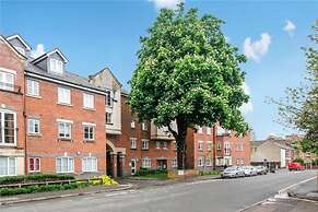 Central Spacious & Stylish Apartment