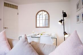 Luxurious & Modern Home