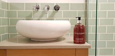 Luxurious & Modern Home