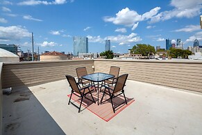 Private Rooftop With Views+modern 2BD & 1 Bath