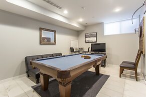 Philly's Finest - Roof Deck, Pool Table and More