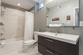 Philly's Finest - Roof Deck, Pool Table and More