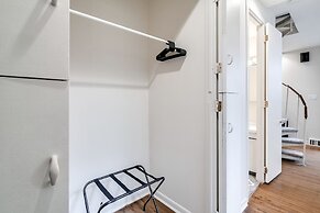 4 BD 2.5 Baths! Steps Away From Liberty Bell!