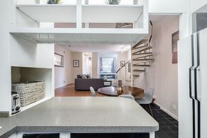 4 BD 2.5 Baths! Steps Away From Liberty Bell!