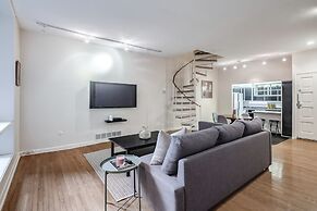 4 BD 2.5 Baths! Steps Away From Liberty Bell!