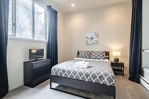 4 BD 2.5 Baths! Steps Away From Liberty Bell!