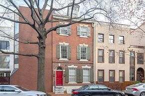 4 BD 2.5 Baths! Steps Away From Liberty Bell!