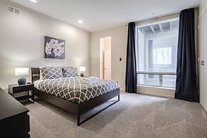 4 BD 2.5 Baths! Steps Away From Liberty Bell!