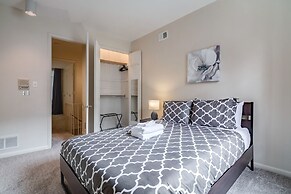 4 BD 2.5 Baths! Steps Away From Liberty Bell!