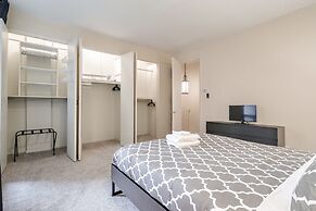 4 BD 2.5 Baths! Steps Away From Liberty Bell!