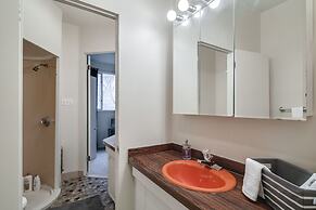 4 BD 2.5 Baths! Steps Away From Liberty Bell!