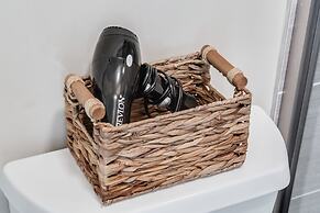 Great Location-steps to Rittenhouse 2 BED 1 Bath