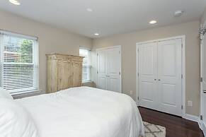 Home Away From Home - Grad Hospital Gem With Patio