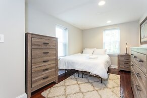 Home Away From Home - Grad Hospital Gem With Patio