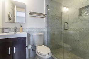 Home Away From Home - Grad Hospital Gem With Patio