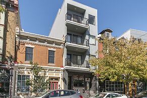 Majestic Nolibs Retreat - Roof Deck and Balcony
